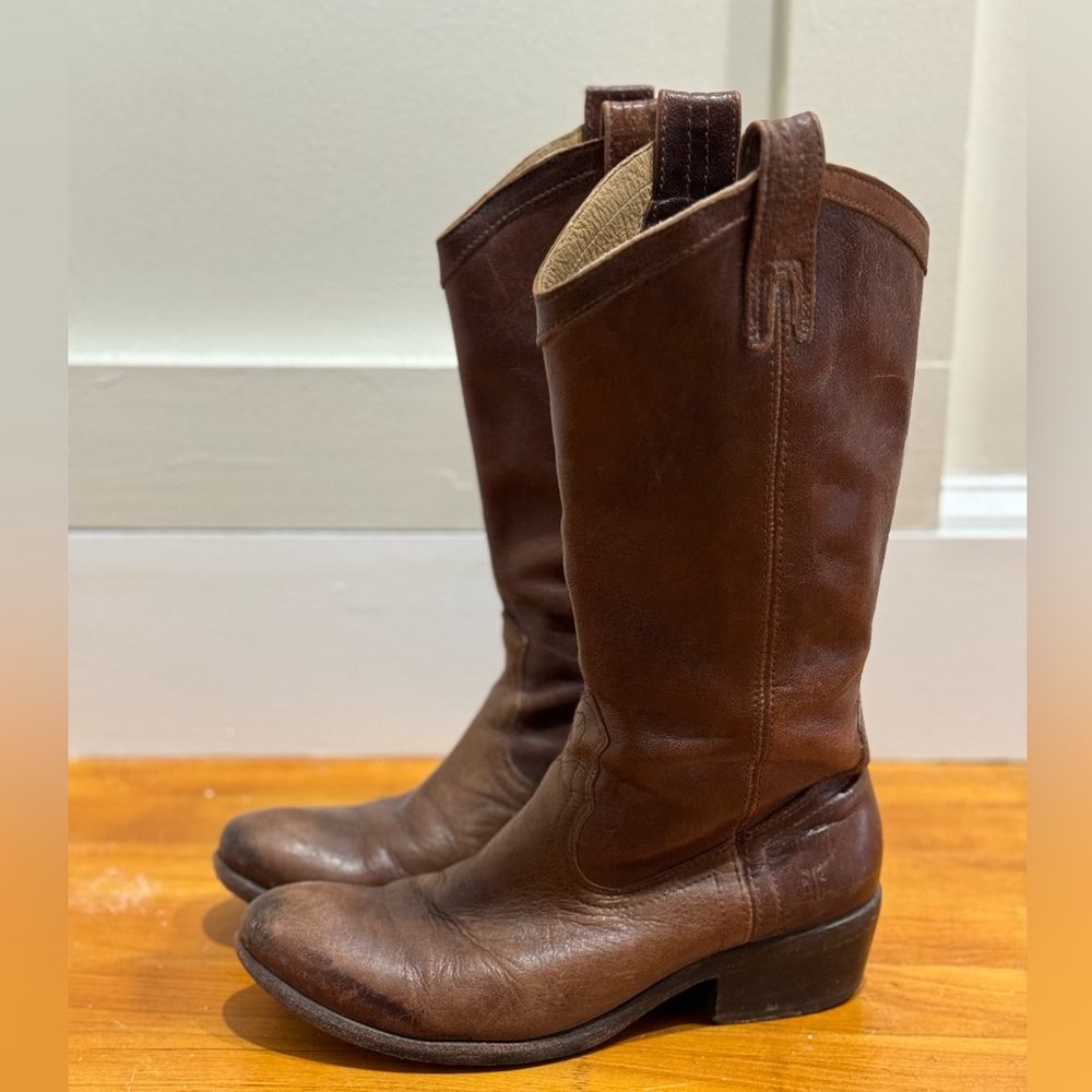 Frye Carson Ladies Cowboy Boots Size 7 1/2 B